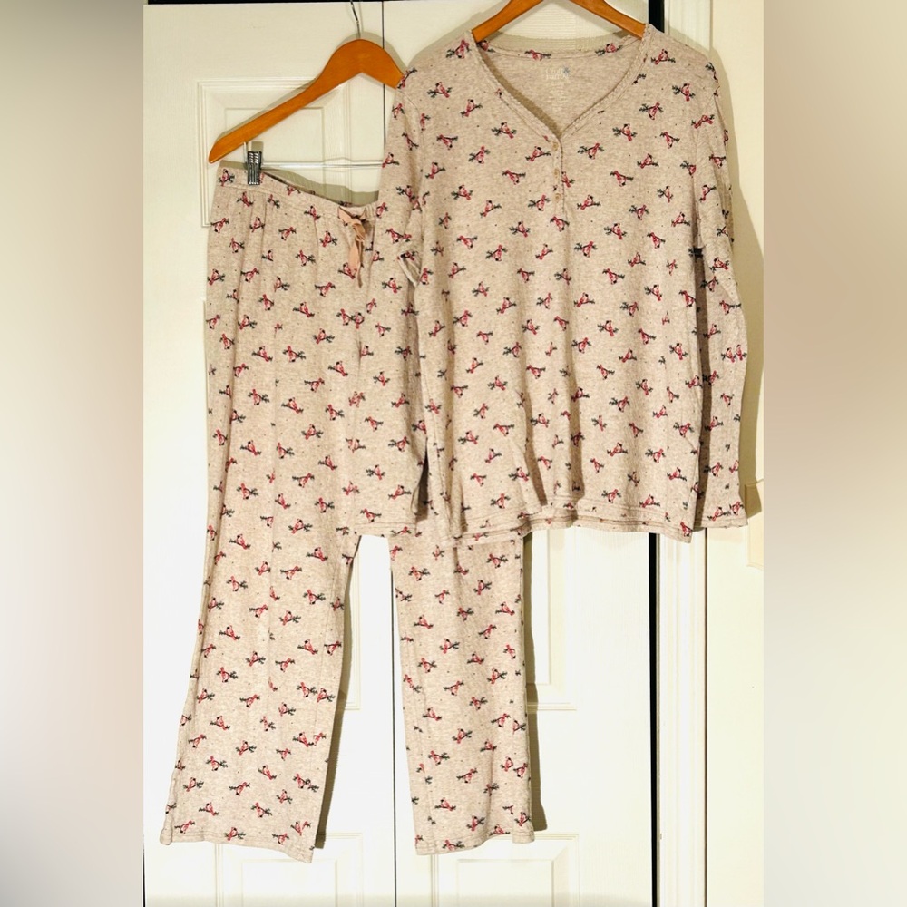 Croft & Barrow Cream and Red Cardinal Printed Pajama Set